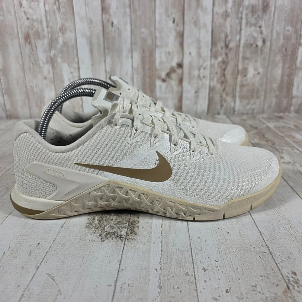 Nike Metcon 4 Womens 9.5 Sail Metallic Gold Training Shoes AV2141-120